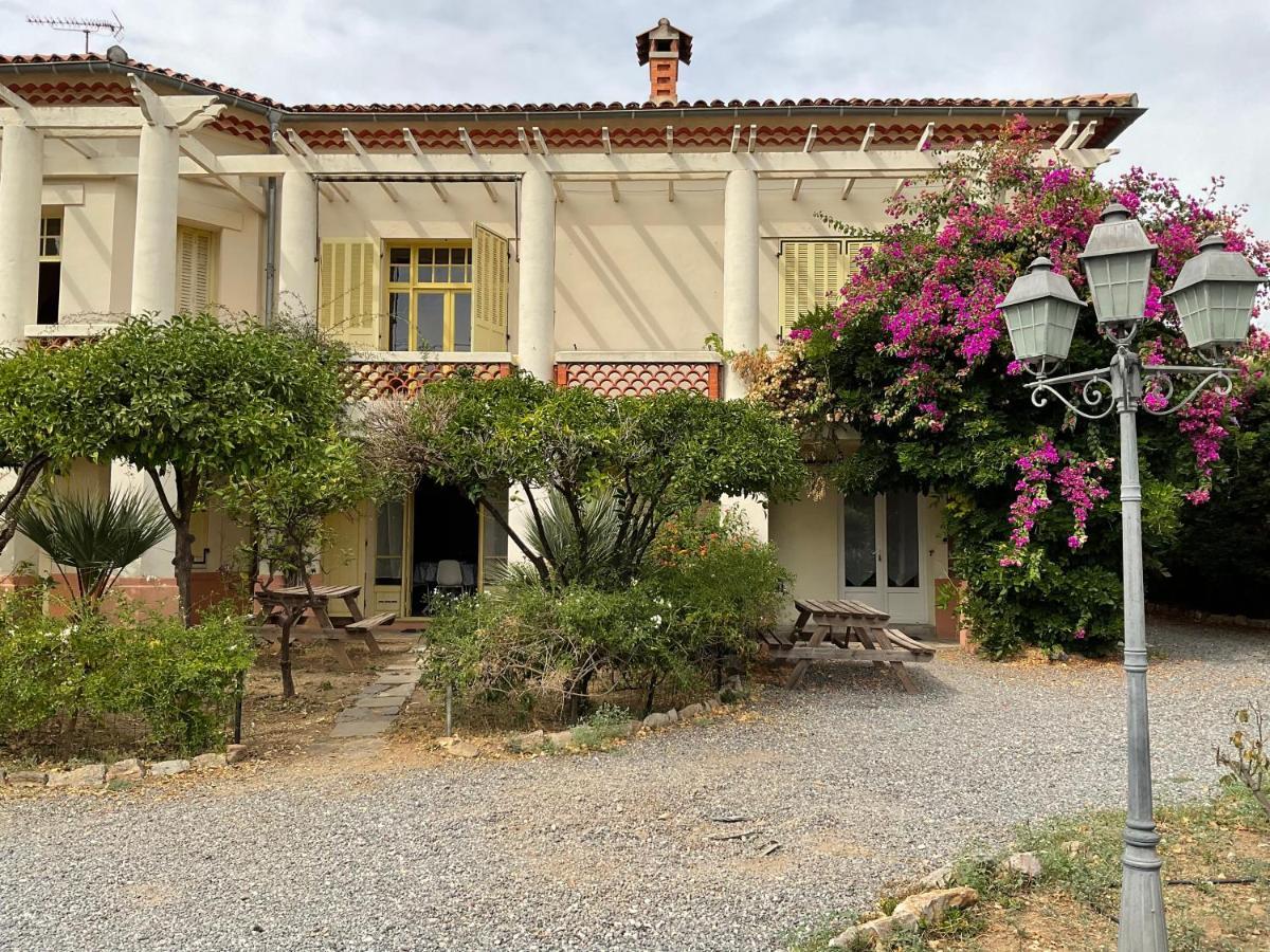Villa La Provence อิแยร์ ภายนอก รูปภาพ